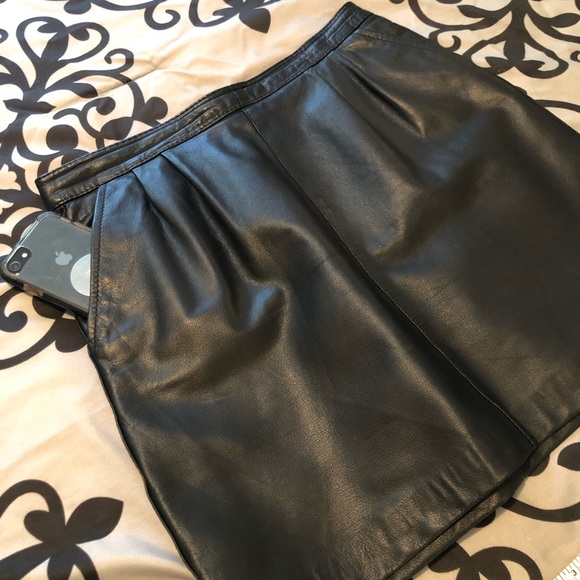 Leather mini skirt - Picture 7 of 12